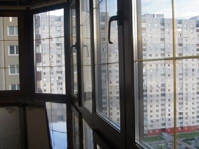 Застекление балкона в Москве