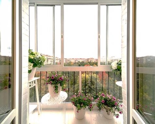 Панорамный балкон под ключ с качественным монтажом