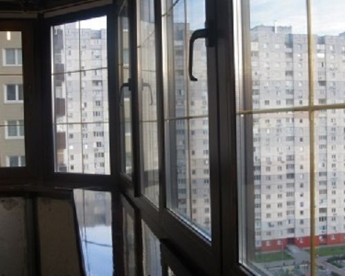 Застекление балкона в Москве